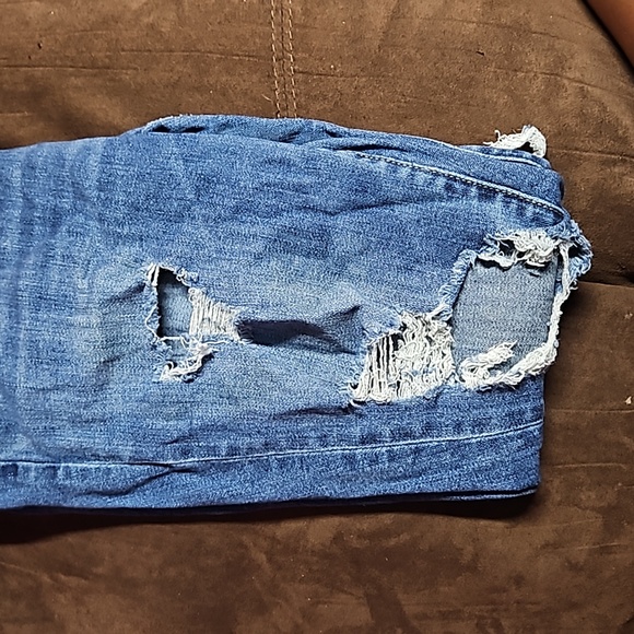 GUC American Eagle High Rise Distressed Jeggings - Picture 2 of 5